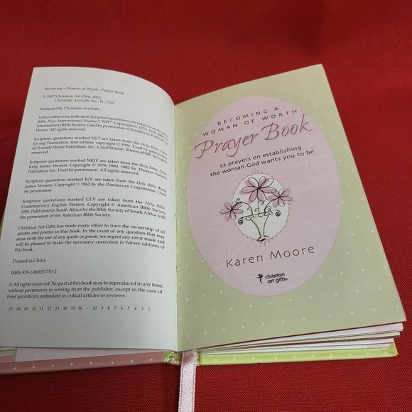 Becoming A Woman of Worth Prayer Book by Karen Moore 2007 - Picture 6 of 14